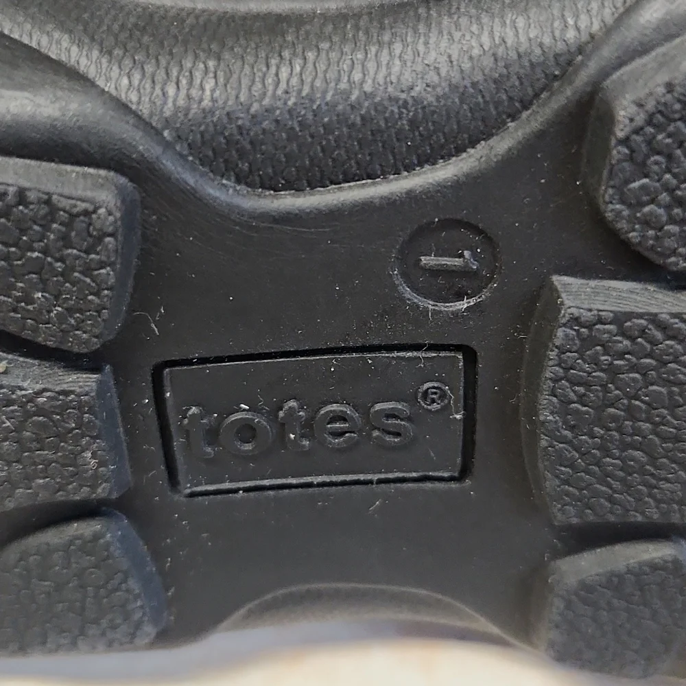 New Totes Girls Black Two-Buckle Waterproof Insulated Winter Snow Boots Size 1